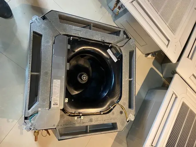 AR CONDICIONADO INVERTER FUJITSU CASSETE AOBA36LFTL 36 BTUS QUENTE/FRIO COMPLETO