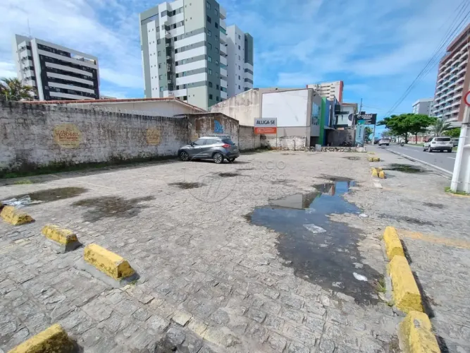 TERRENO COM 360,00M² NA AV. ÁLVARO CALHEIROS NA JATIÚCA