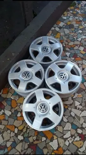 Jogo de rodas de liga leve aro 15/5 furos originais Audi Fox e outros