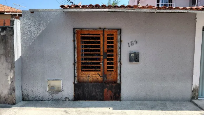 Vende-se Casa