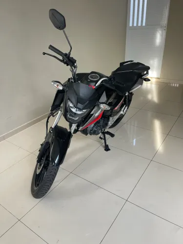 Titan 160