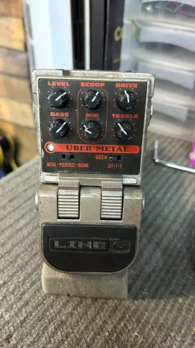 PEDAL LINE 6 TONECORE UBER Metal (DIVIDIMOS NO CARTÃO)
