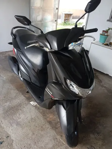 Moto Yamaha fluo
