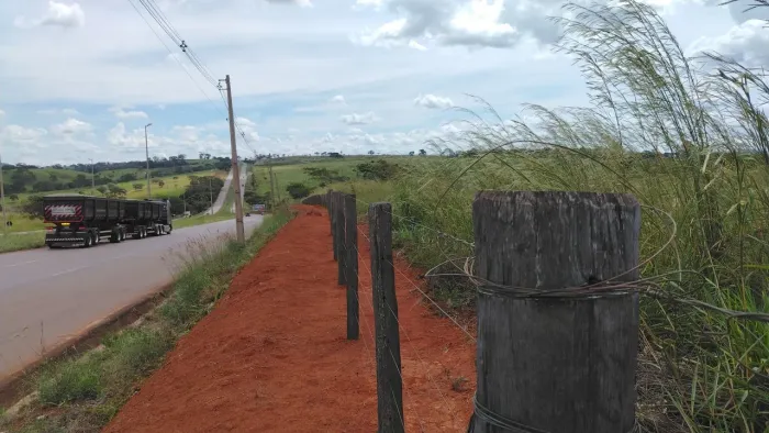 Área comercial 20.000 m2 frente GO 070 trevo de caturai vila novo horizonte vitrine