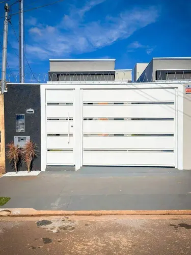 CASA COM 2 SUITES NO RESIDENCIAL OLIVEIRA