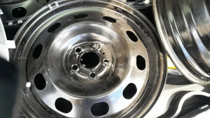 Jogo de Rodas de Ferro Aro 16 Original VW + Calotas e Parafusos