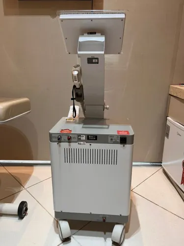 MÁQUINA DEPILAÇÃO A LASER VEGA IBRAMED