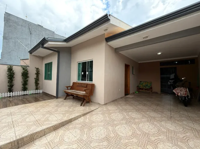CASA À VENDA NO JARDIM SÃO PEDRO EM APUCARANA.