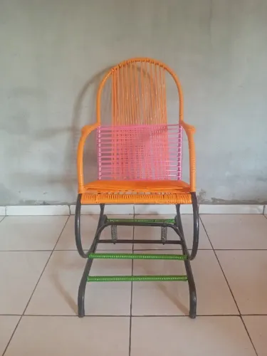Cadeira de Balanço de Fio Espaguete