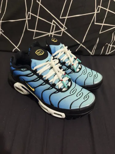 Air Max plus hyper blue