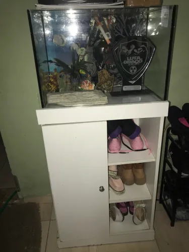 Aquário 70L com armário