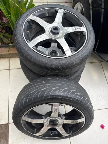 RODAS 17 COM OS PNEUS MEIA VIDA