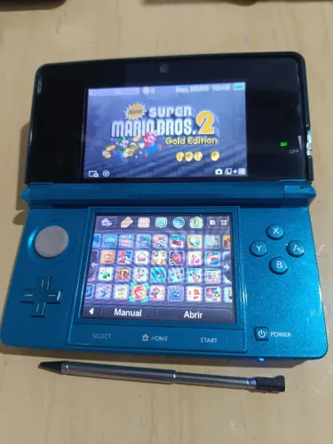 Nintendo 3DS DESBLOQUEADO em perfeito estado, com 30 jogos, canetinha e carregador