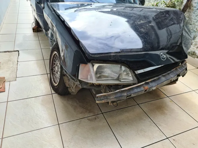 Ômega GM Chevrolet 1994, peças para negociar 