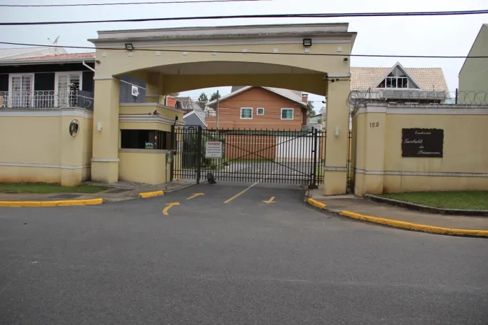 SOBRADO EM CONDOMÍNIO com 3 dormitórios para alugar com 150m² por R$ 2.980,00 no bairro Ca