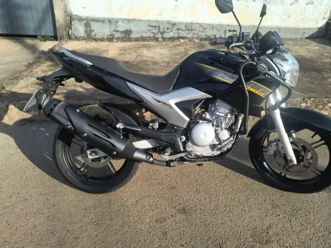 Yamaha Fazer YS250 Preta 2010/2011 - Documentação em dia
