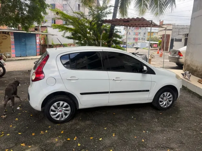 Fiat Palio Attractive 1.0 EVO Fire Flex 8V 5P 2013