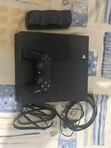 PS4 + JOGOS E CONTROLE
