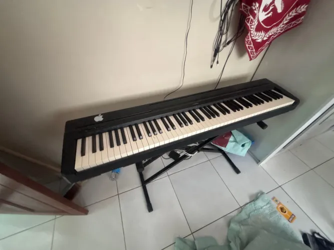 Piano elétrico YAMAHA p35 com falha na primeira placa ( fácil de consertar )