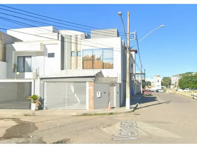 Casa em Leilão - Maria Eugenia - Governador Valadares - MG