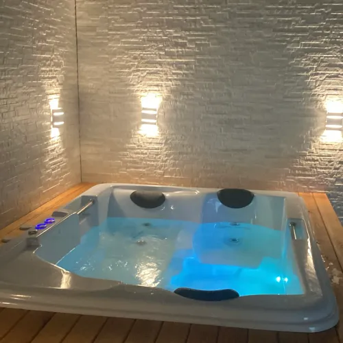 Banheira hidromassagem com aquecedor a gás (usada)