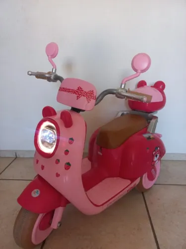 Moto elétrica infantil