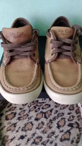 Tênis de couro masculino n? 39 MR CAT original (usado, em ótimas condições)