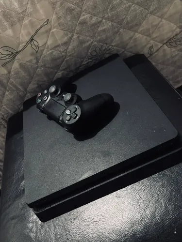 PlayStation 4 slim 1tb