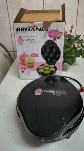 Máquina de fazer cupcake Britânia