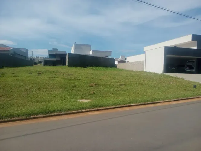 Lote à Venda no Jardins Porto 355,20 m² | Condomínio Fechado em Senador Canedo