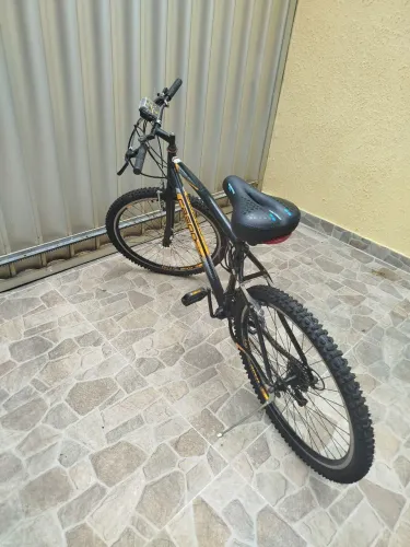 Vendo bicicleta semi nova