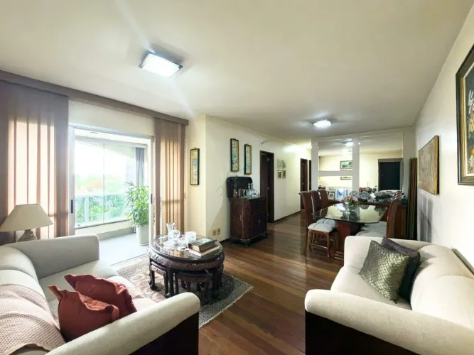 APARTAMENTO EM ANDAR ALTO, NASCENTE, COM 4 QUARTOS (1 SUÍTE) E VAGA À VENDA NA SQN 310 AS
