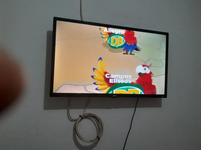 TV OAC 32 P SEME NOVO EM ÓTIMA CONDIÇÃO DE USO SEM USO M VIAGEM 700 REAIS  * 