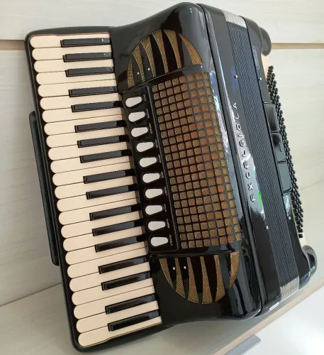 Acordeon Excelsior em 4ª de voz