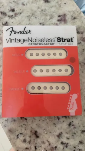 SEM TROCAS! Trio de captadores Fender Vintage Noiseless.