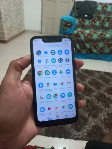 Vende-se moto g7 play com um pequeno trinco