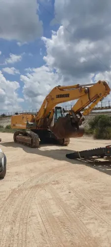 ESCAVADEIRA LIEBHERR 944C