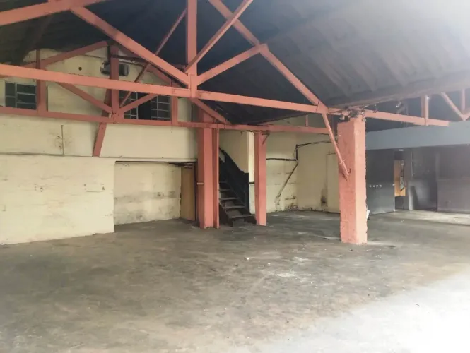 Galpão para locação no Cambuci, com 160m². Localizado ao lado da Avenida Lins de Vasconvel