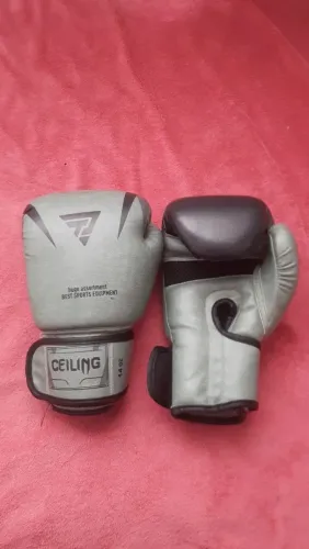 Luva De Boxe Ceiling