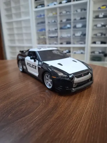 Miniatura Police Maisto 1/24 Nissan GT-R R35 Ano 2009