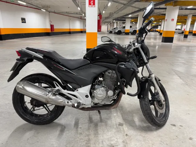 Cb 300 muito nova 2011
