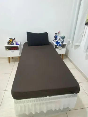 Cama solteiro com escrivaninha