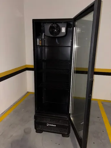 Expositora imbera black 400l