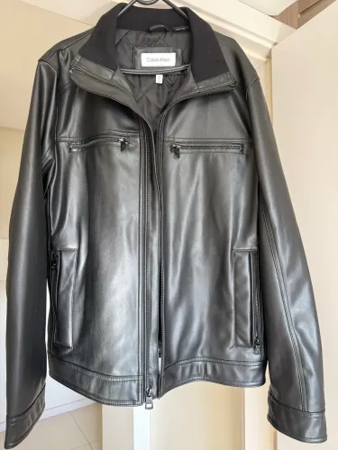 Jaqueta de couro Calvin Klein ( sem uso)