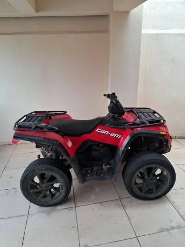 Quadriciclo can am 2014