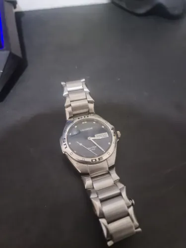 Relógio Technos com defeito