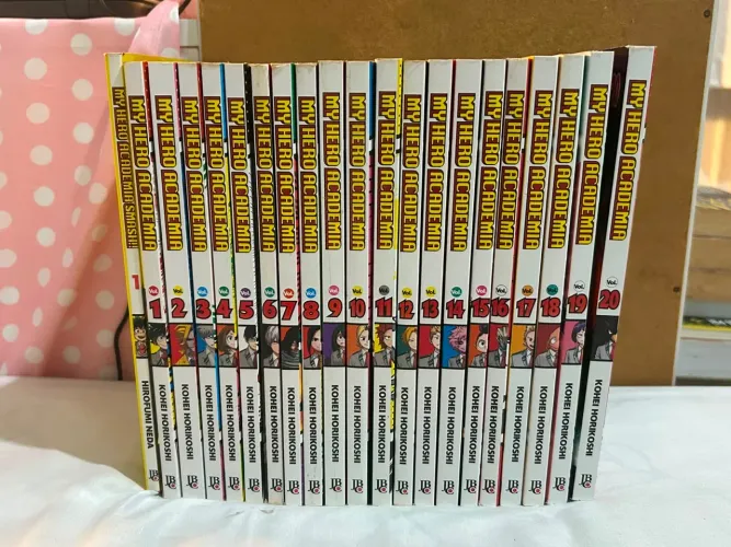 Coleção Mangás My Hero Academia vols 1 ao 20 + Smash vol 1