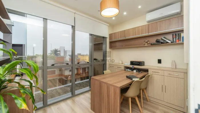 Sala Comercial Mobiliada com 3 Salas para Aluguel no Bairro Areal, Pelotas