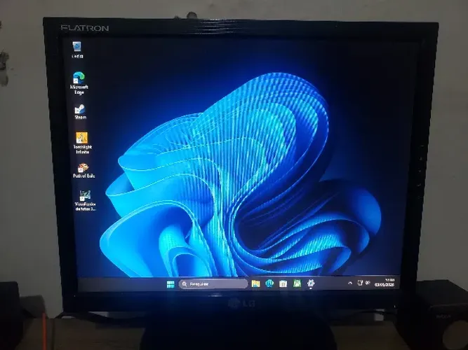 Monitor Lg 15 Polegadas + Adptador Hdmi