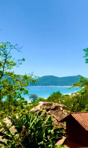 Alugo casa anual na Praia da Solidão Florianópolis SC
